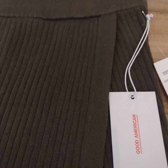 Good American Ribbed Front Slit Body Con Midi Skirt in Sage Size L NWOT - Picture 8 of 11